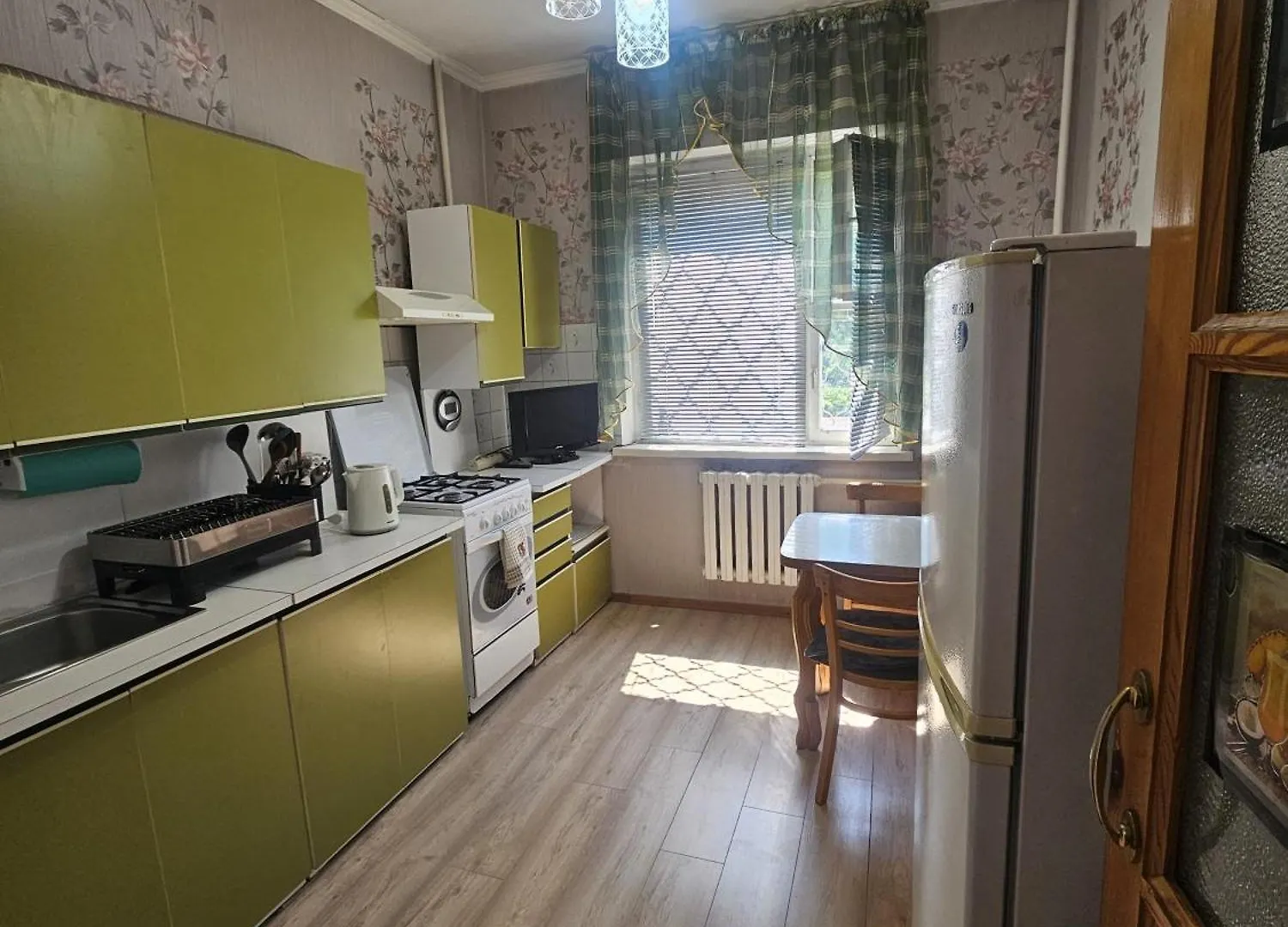 Двух Комнатная Квартира С Видом На Парк Первого Президента, 2 Этаж Из 9 Almaty Apartment