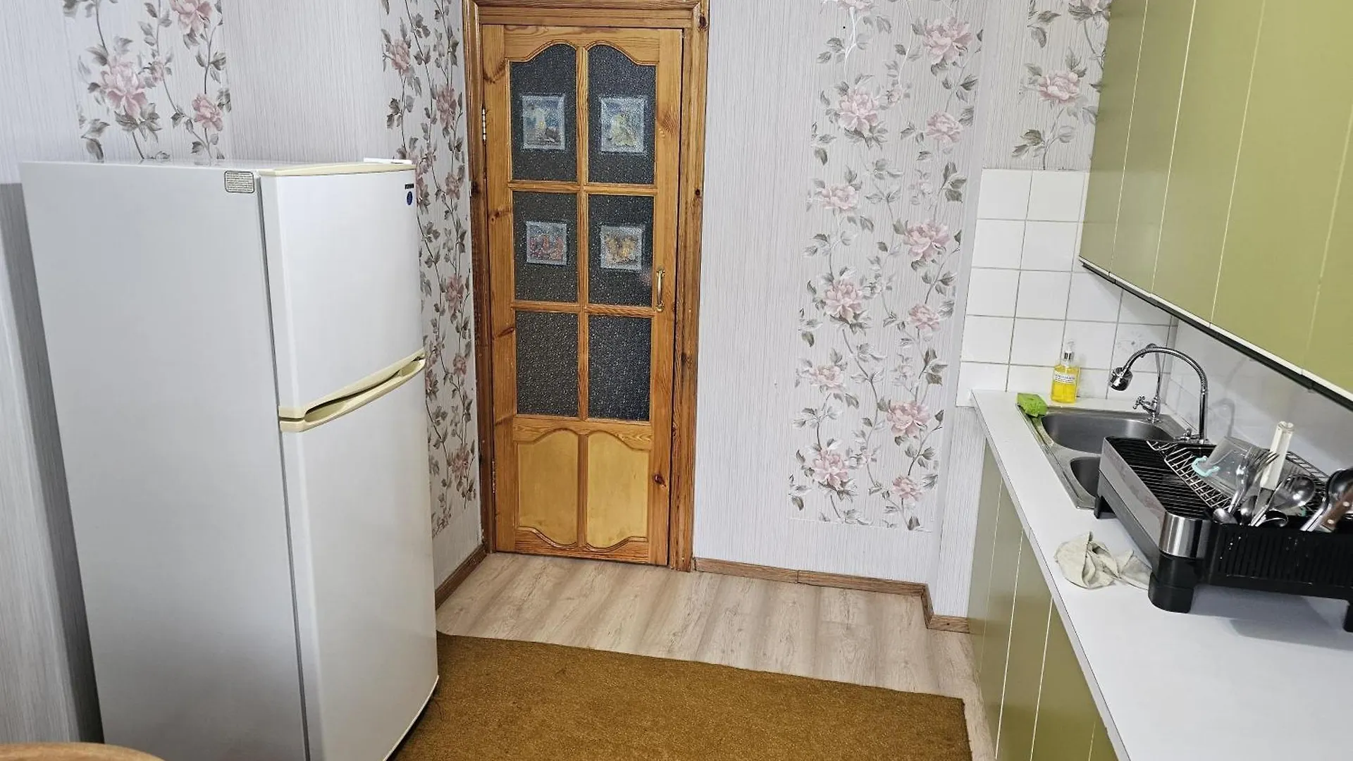Двух Комнатная Квартира С Видом На Парк Первого Президента, 2 Этаж Из 9 Алматы 0*,